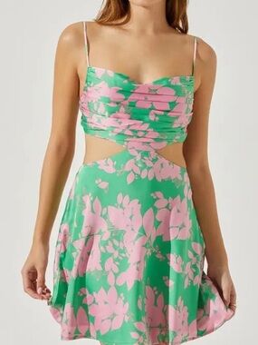Nordstrom ASTR the Label Pink Floral Cutout Mini Dress on Green